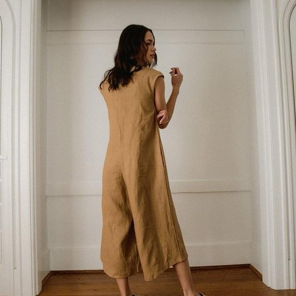 Harly Jae Beatriz Jumpsuit Camel size small - Picture 3 of 4